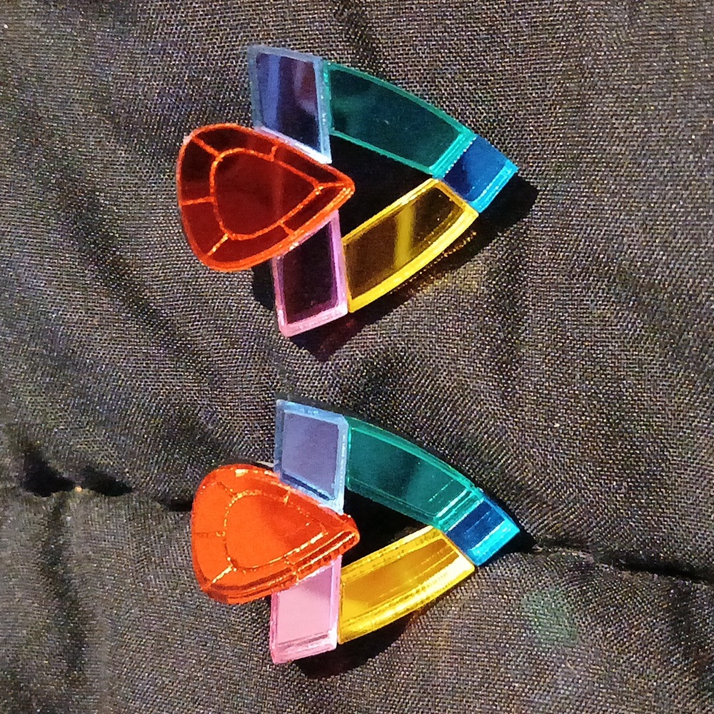 Earings - Picture 1 of 2